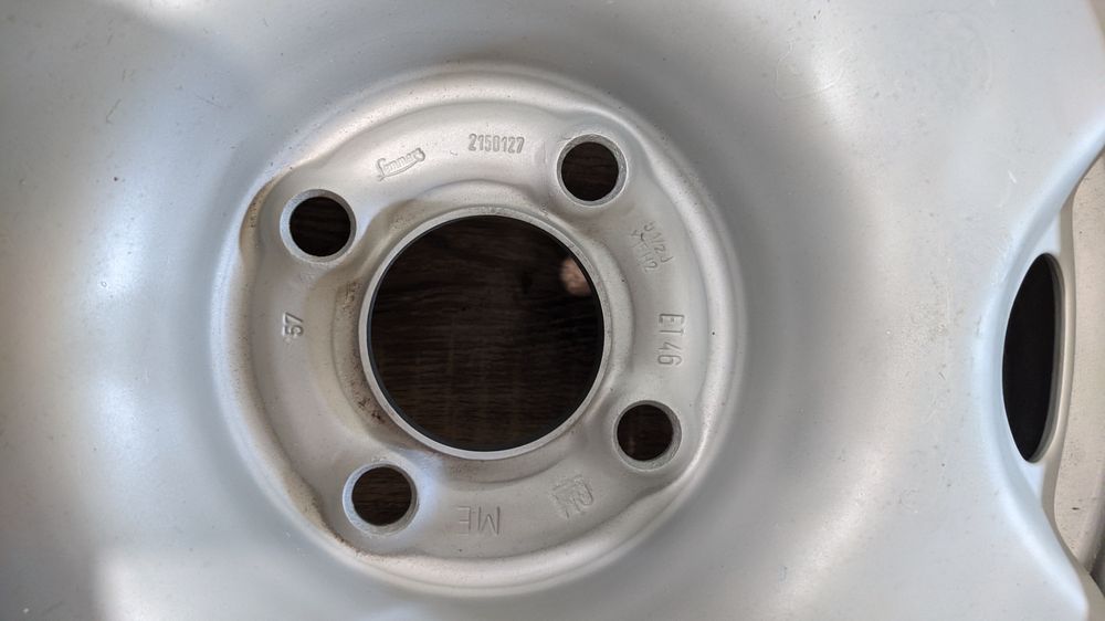 Диски R15 5,5j 4*100 ЦО 60.1 ET46