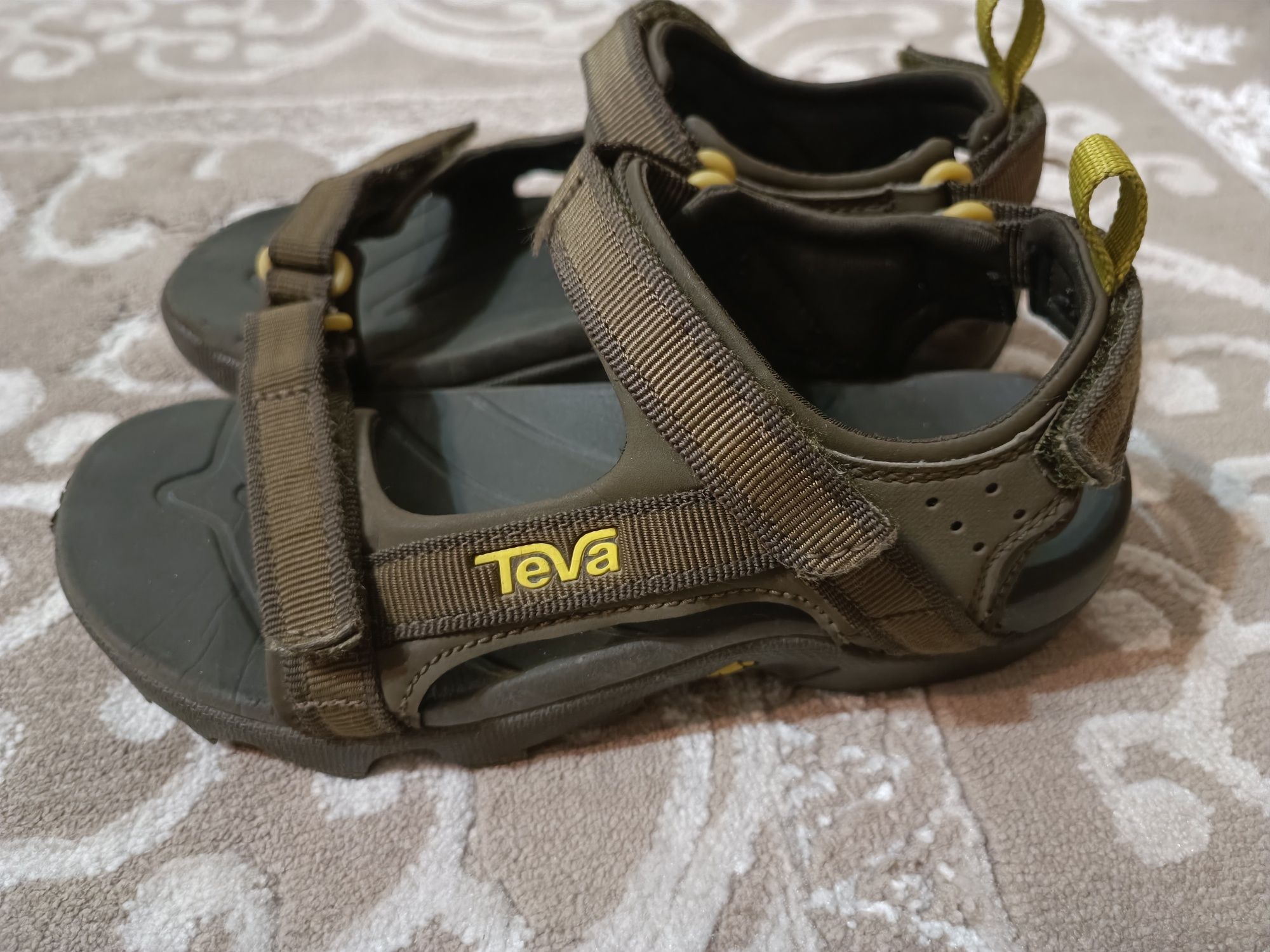 Кожаные босоножки Elefanten Quechua Teva Flexible размер 30,31,32,33