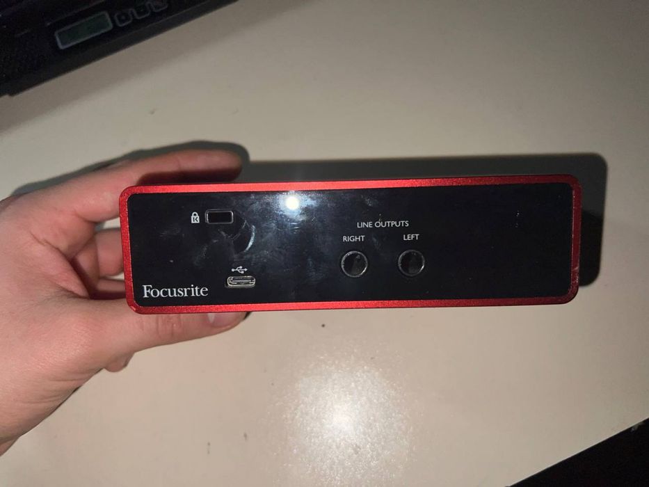 Аудіоінтерфейс/звуковакарта Focusrite Scarlet solo 3d