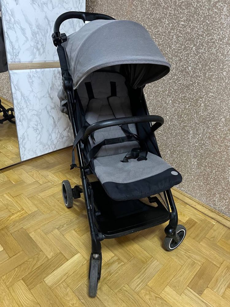 Продам коляску Cybex Beezy