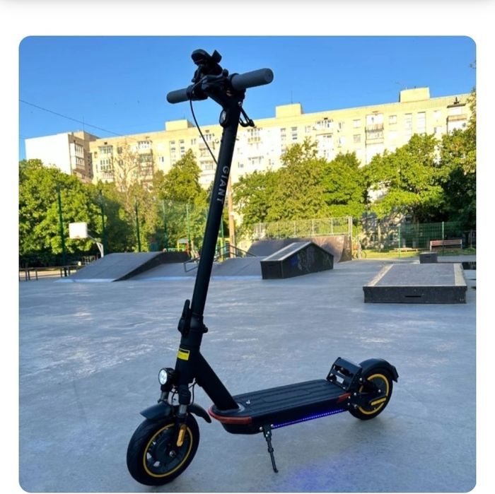 єлектросамокат GIANT T6 Turbo 600W 18Ah 2024