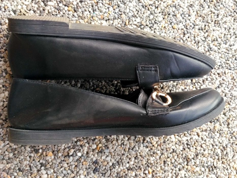 Płaskie buty 38 baletki czółenka niskie eleganckie mokasyny obuwie