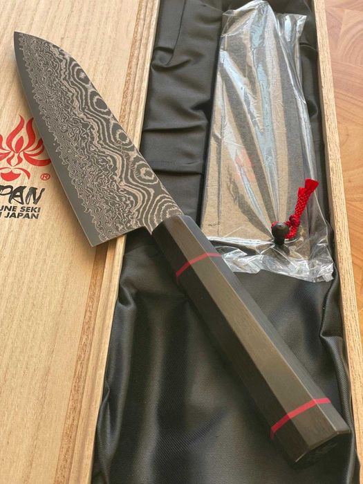 Nóż kuchenny KANETSUNE SEKI Namishibuki SG-2  Santoku 18cm+Saya KC-813