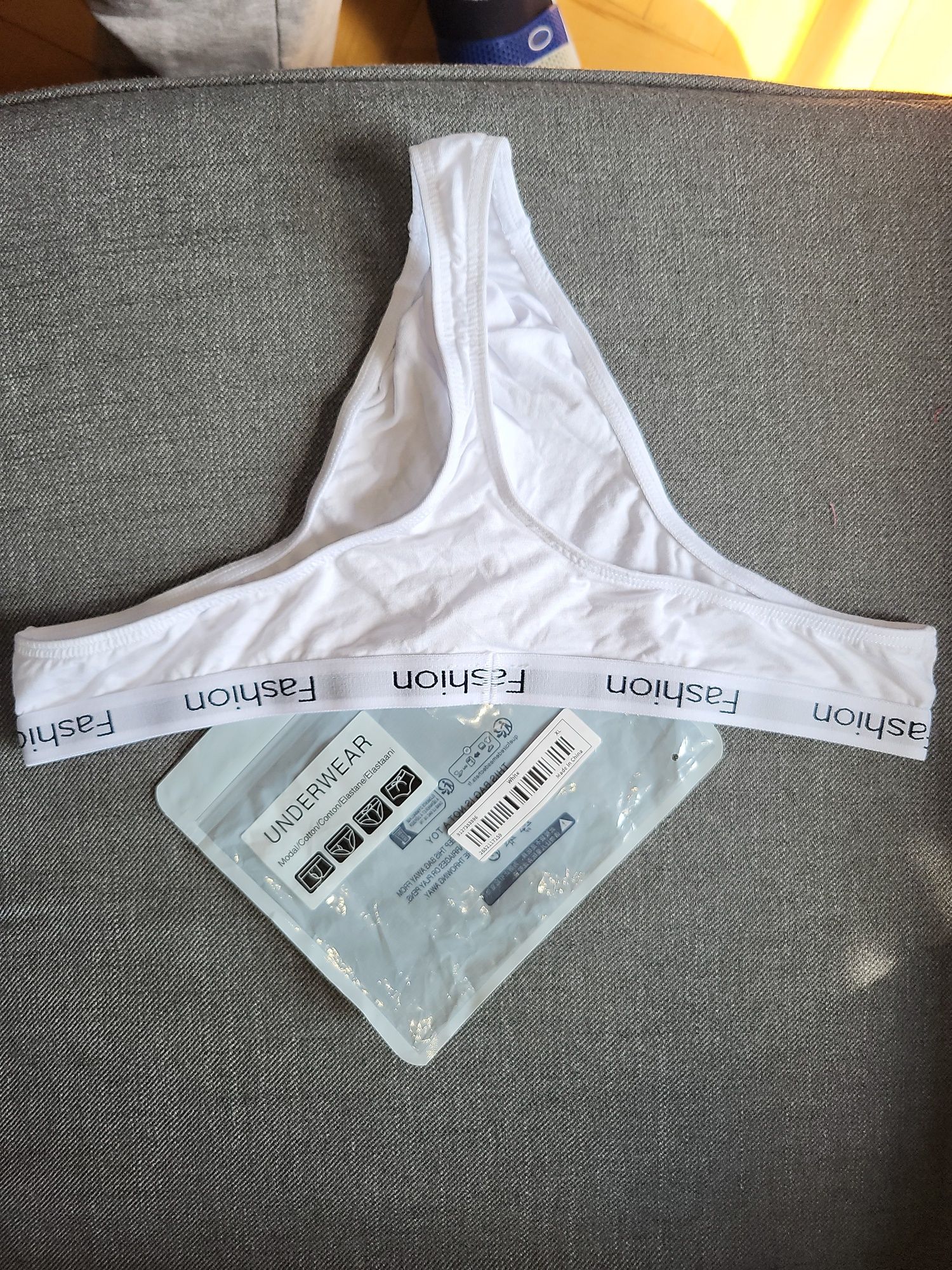 Super wygodne seksi stringi z kieszonką