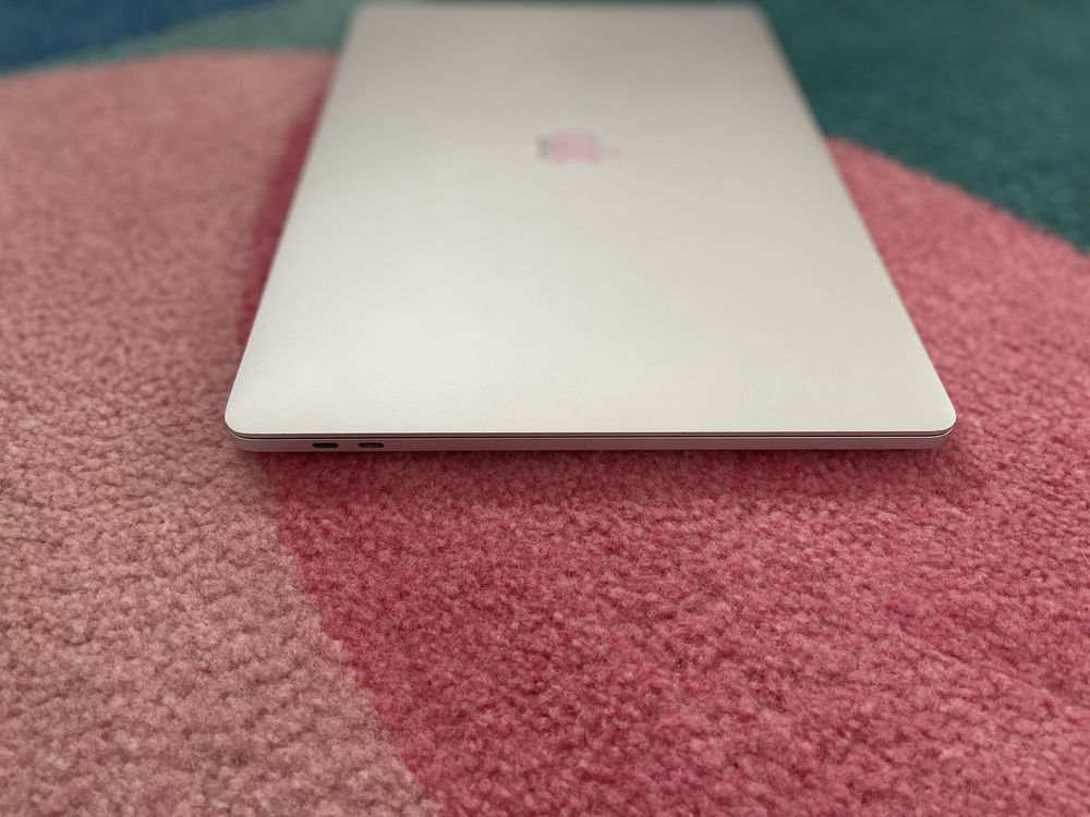 Macbook Pro 16  i7 512GB A2141