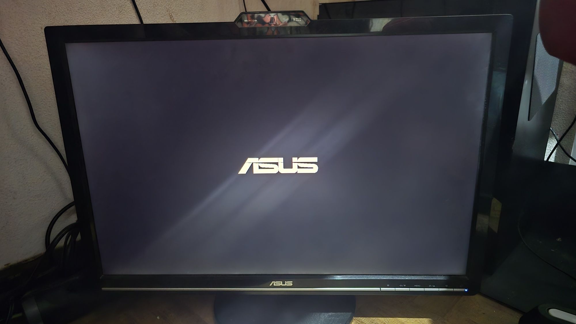 Monitor com webcam