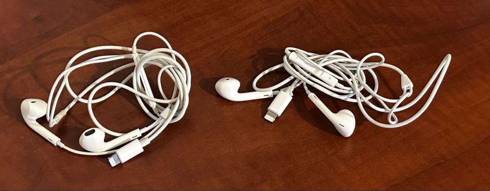 Навушники EarPods, JVC, Poly Voyager, Logitech, Scullcandy, JBL, Sony