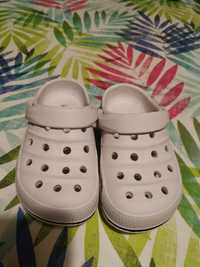 Crocs tamanho 26