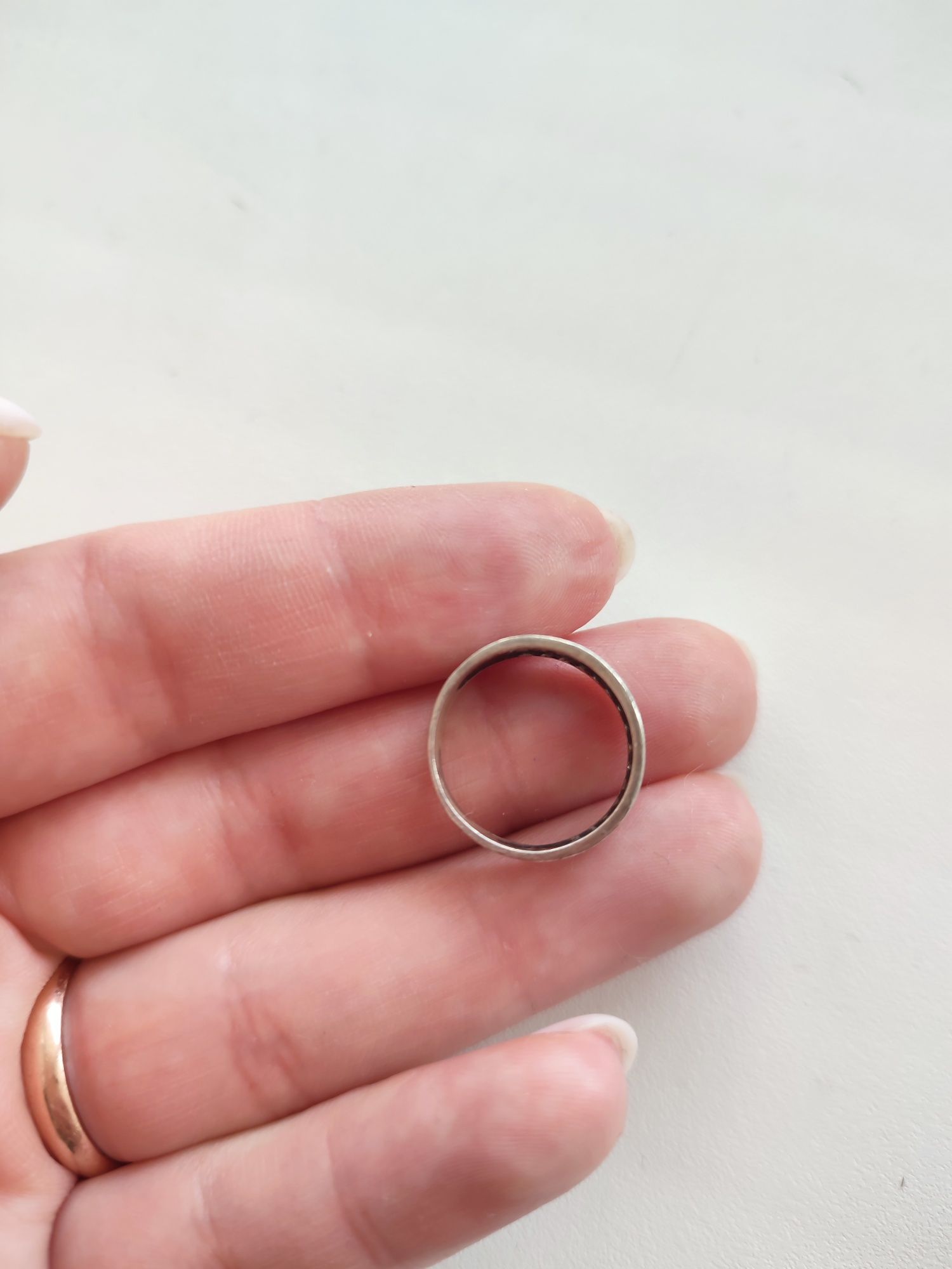 Кольцо каблучка з цирконієм срібло розмір 16