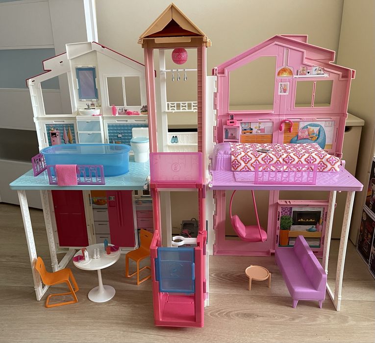 Domek dla lalek Barbie piętrowy z windą