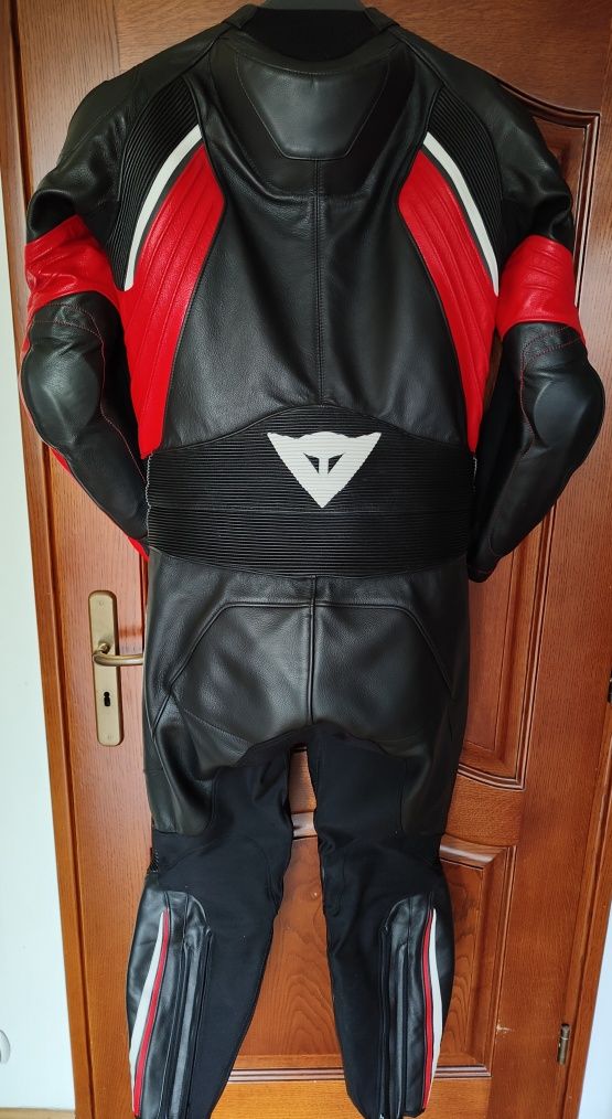 Kombinezon motocyklowy Dainese AVRO D2 2PC BLACK/RED 54