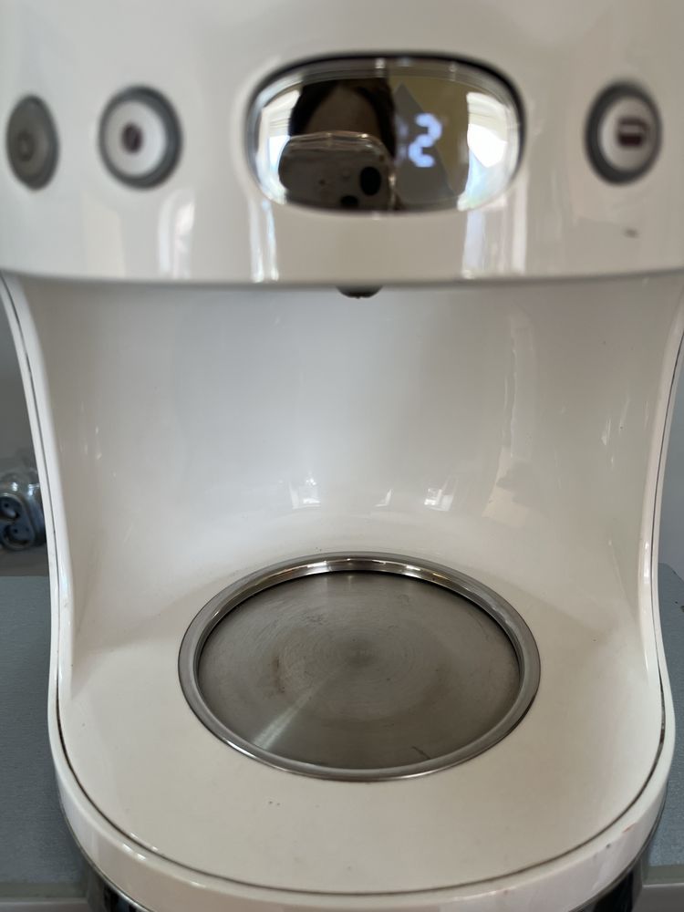 Крапельна кавоварка SMEG DCF01WHE
