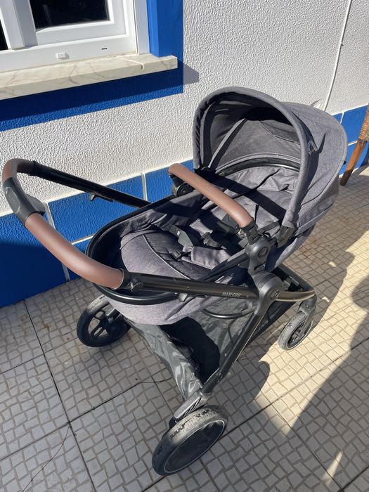 Carrinho Maxi Cosi Trio Zelia S + Base Isofix FamilyFix 360 Pro