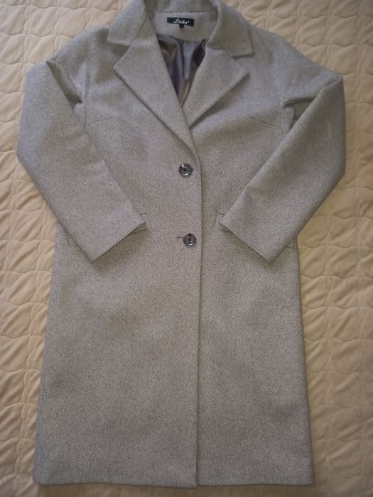 Жіноче весняне пальто