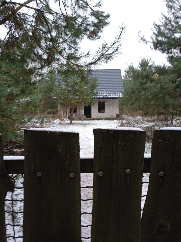 Dom w stanie surowym nad rzeką Wkrą