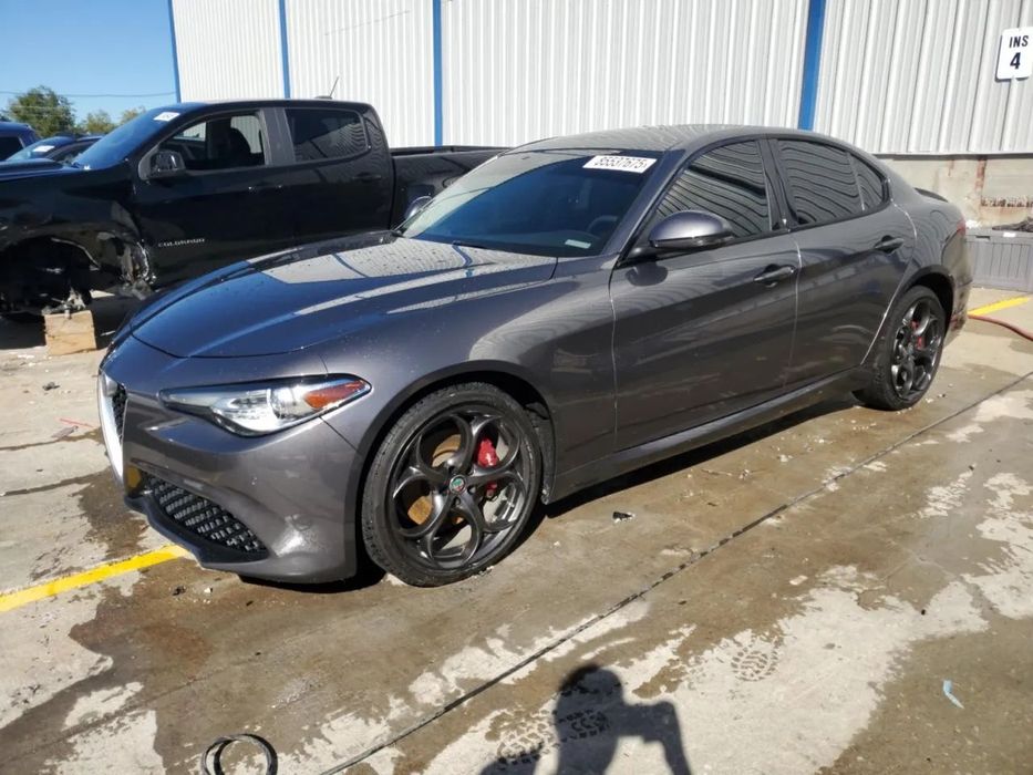 Alfa Romeo Giulia 2019 ALFA ROMEO GIULIA TI /4x4/Niski przebieg/