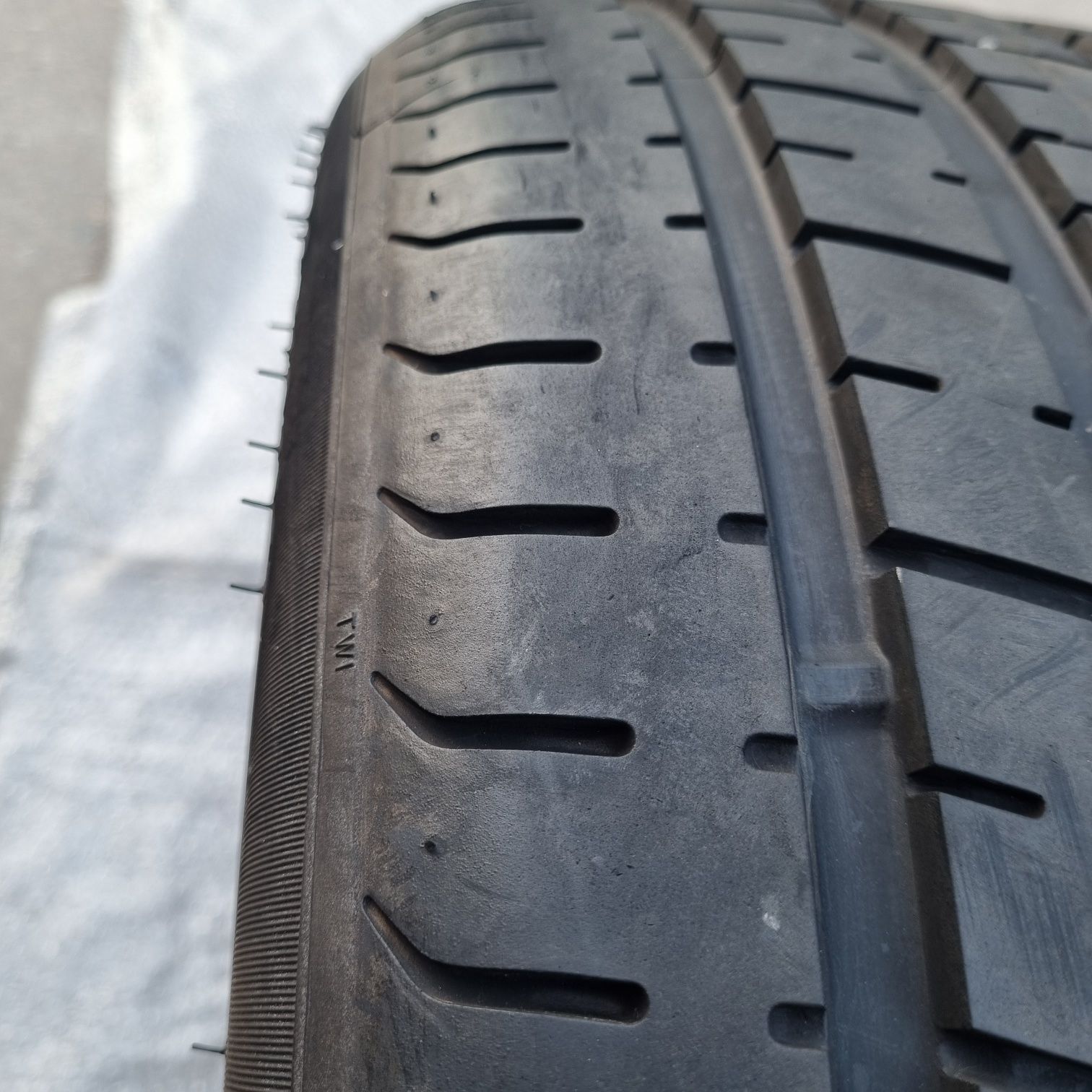 Резина Pirelli 255/40/zr20