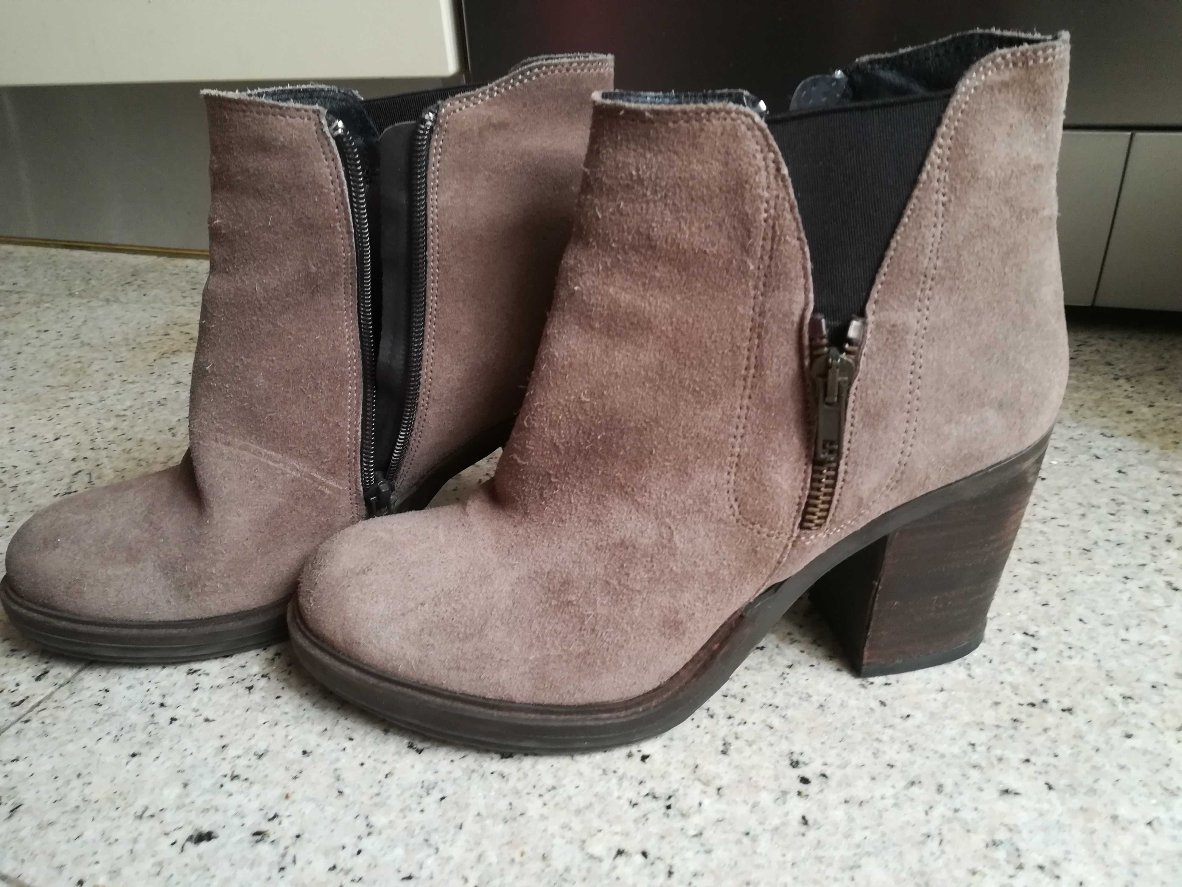 Botas beges nº 39 usadas 1x (Tapadas calçado nacional)