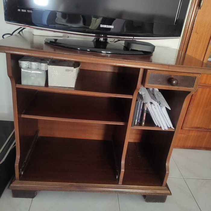 Móvel TV pequeno