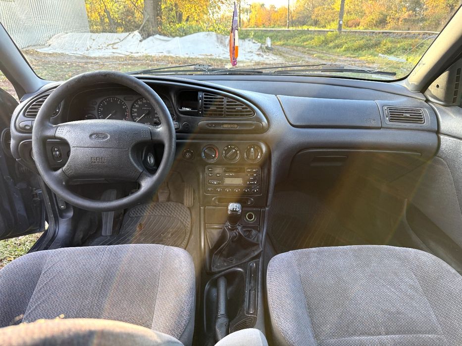 Ford Mondeo 1997 1.8 бензин