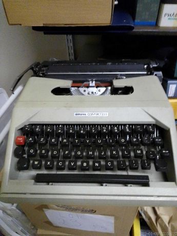 Máquina de Escrever Antiga Anos 70 e 80 ANTARES Entrega JÁ Antiguidade