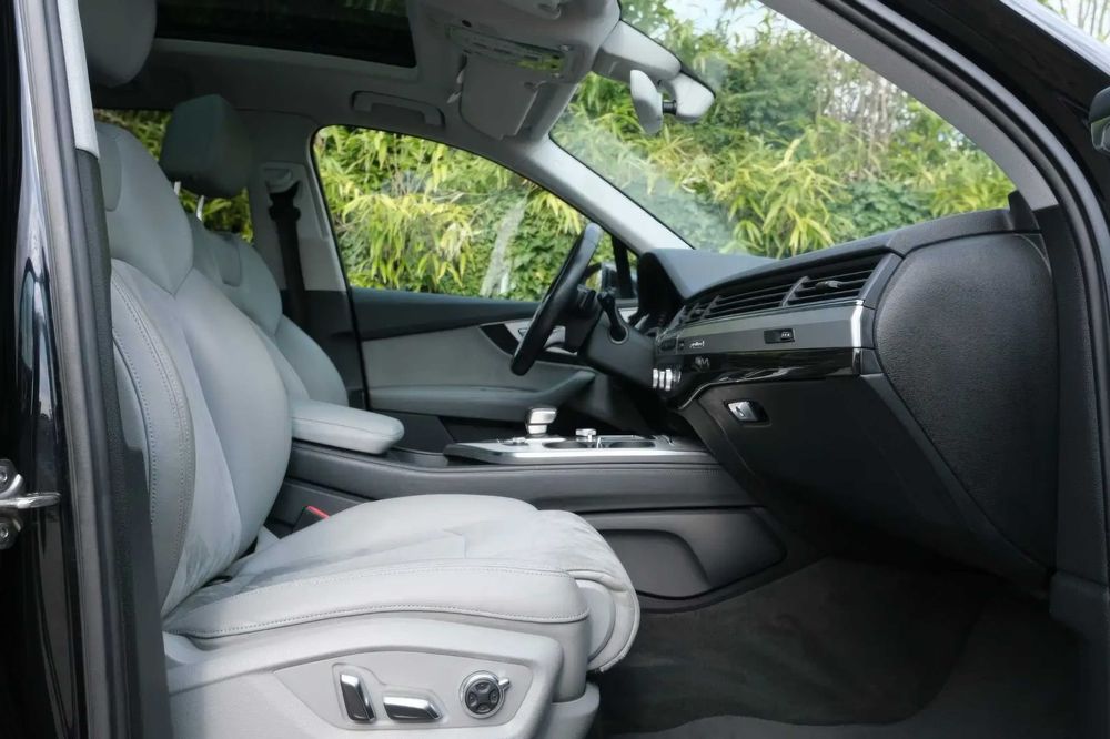Audi Q7 quattro      2016