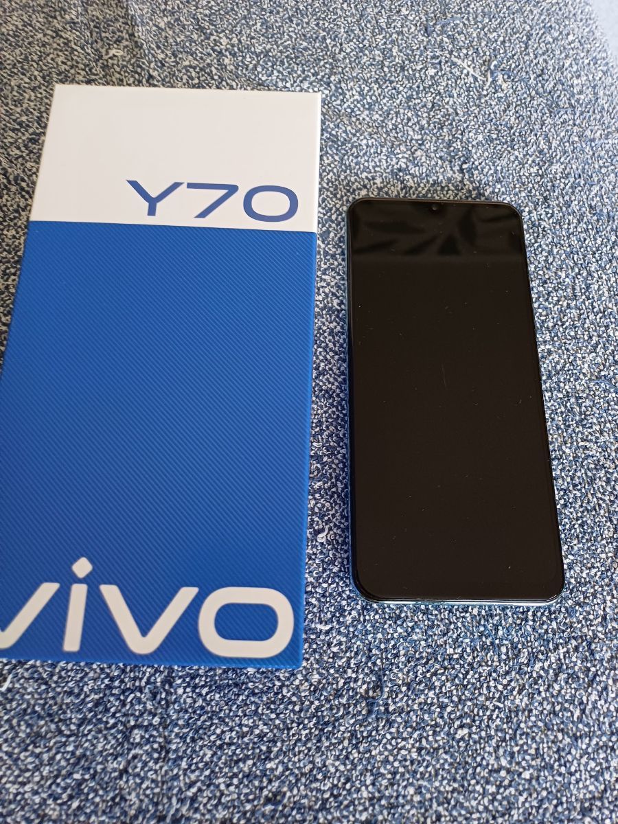 Smartfon VIVO Y70 8GB/128 GB czarny