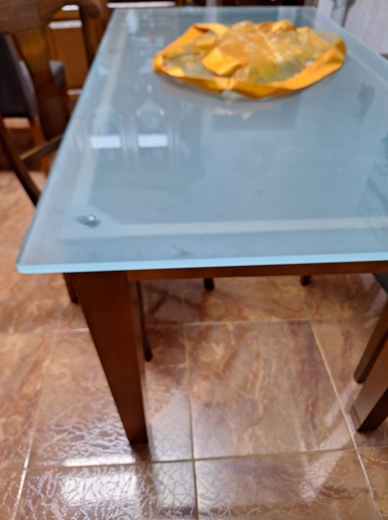 Mesa  cozinha em castanho