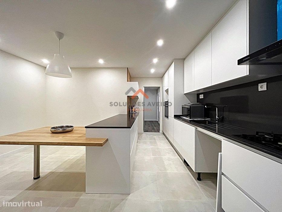 Apartamento T3 Remodelado para Arrendamento - Glicínias, Aveiro