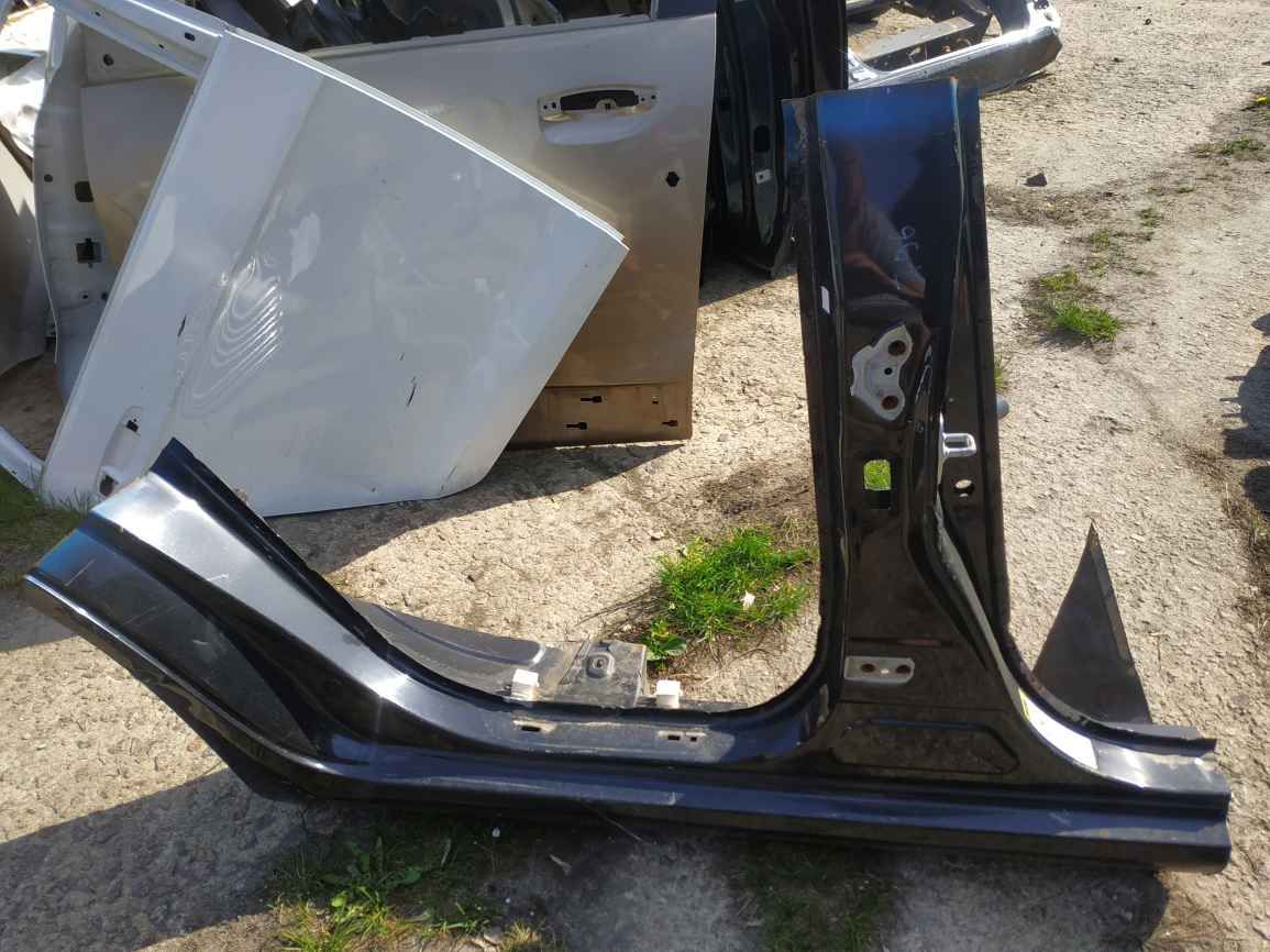 Toyota Auris 06-12 центральна стійка R KL0796 6131102140