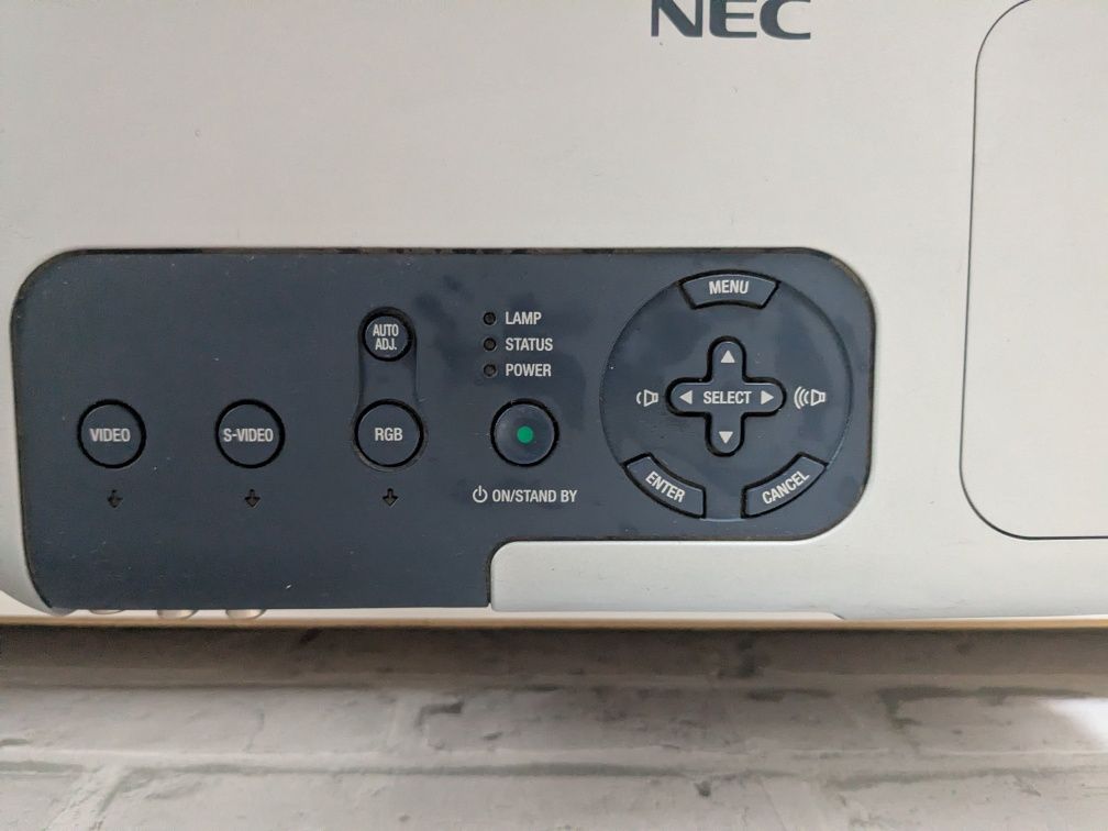 Rzutnik projektor NEC VT460