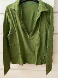 Camisola verde com decote