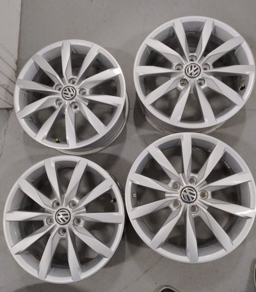 5x112 R17 Felgi Oryginalne VW Golf 7 Caddy Touran Alufelgi Dijon  17"
