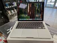 Macbook Air 13 2025/ M4/ 16GB/ 256GB/ Silver/ Grade A/ 17 cykli z iSpo