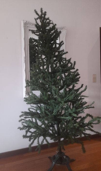 Pinheiro Canadiano de Natal artificial com 2,10 metros de altura 10