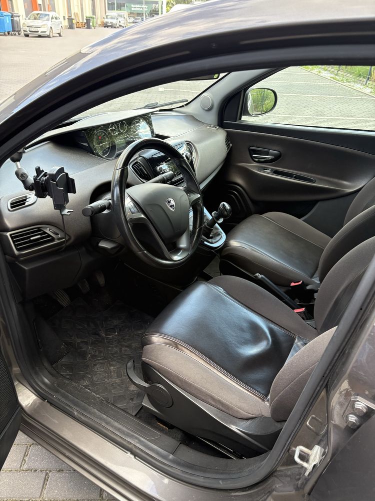LANCIA YPSILON 0.9T Platinum SS Bose salon polska