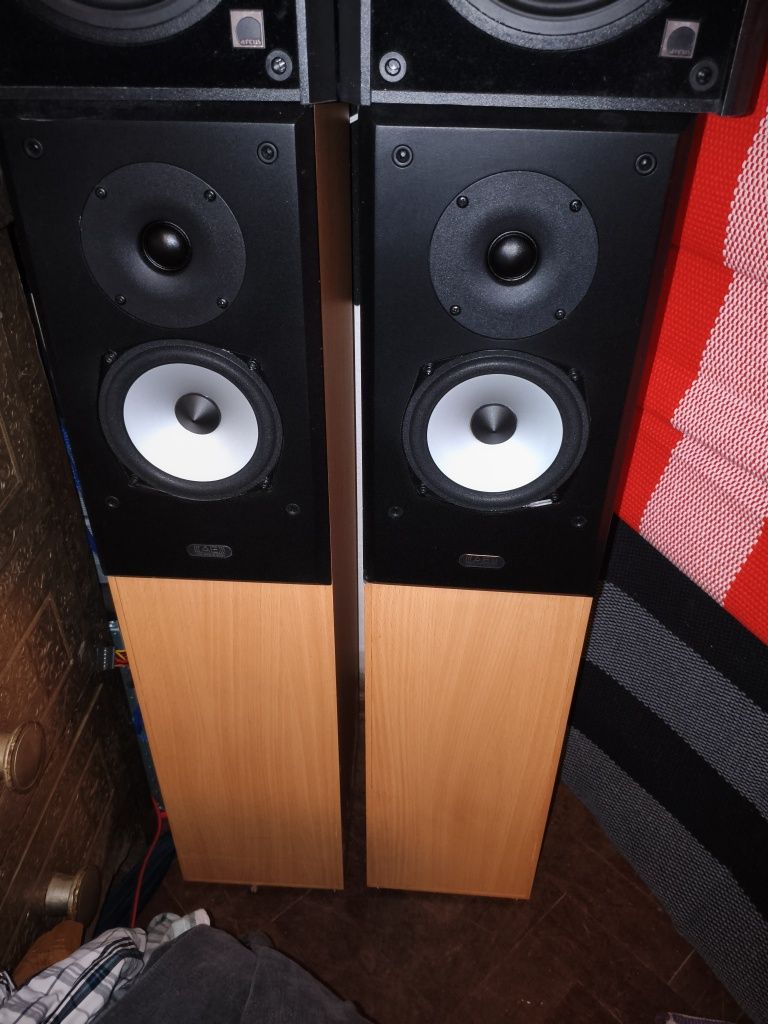 Aparelhagem compostab de amplificador gira discos runner e colunas