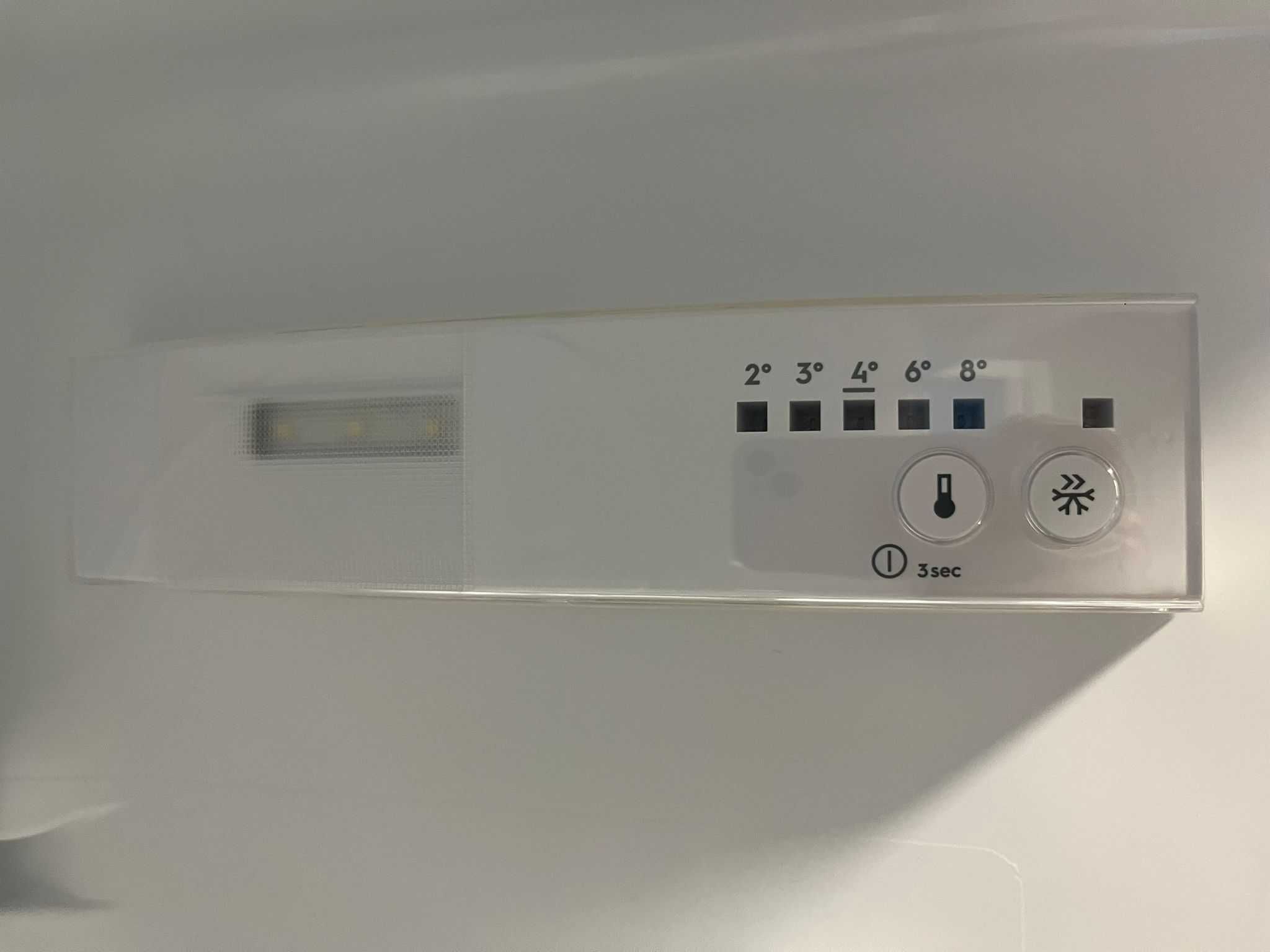 NOVO - Frigorífico Combinado Zanussi Encastrar
