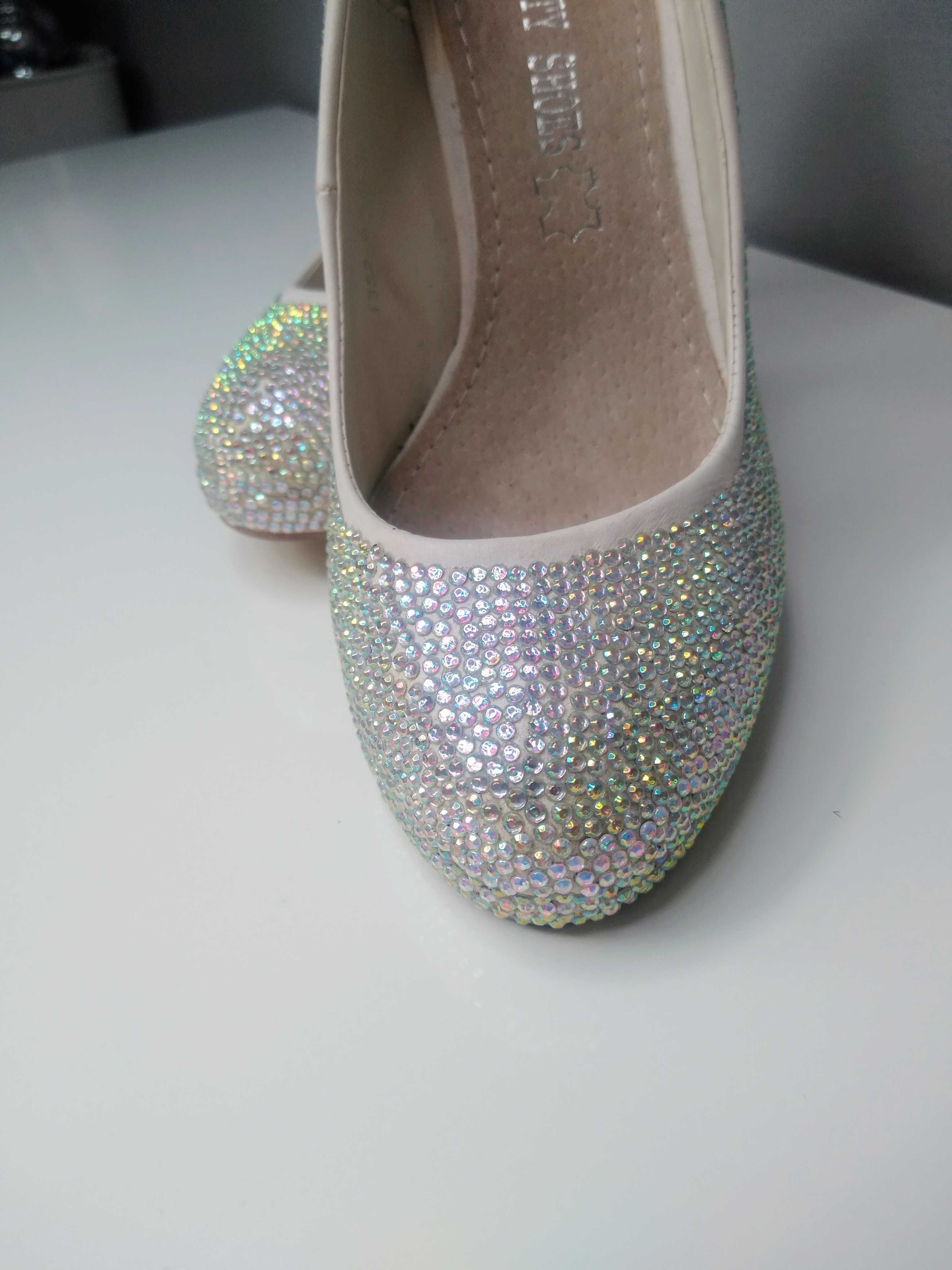 Buty Swarovski 36 skora cyrkonie