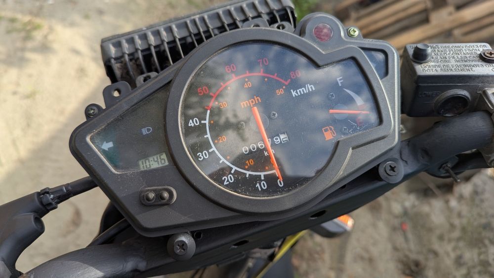 Скутер Suzuki 65cc 2х местный