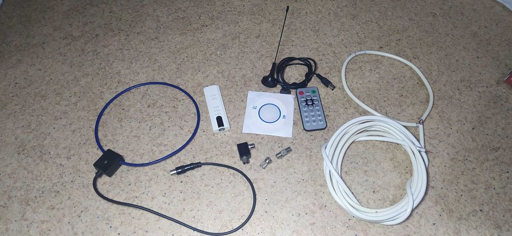 ТВ TV тюнер DVB-Т/T2/C+FM+DAB Astrometa USB адаптер-свисток