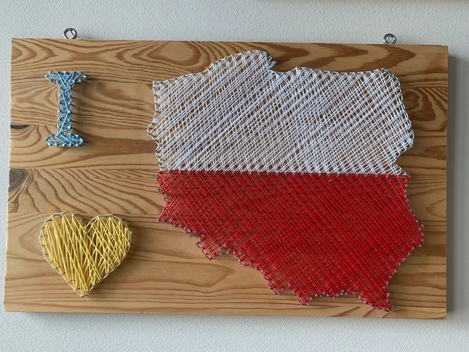 Ręcznie robiona dekoracja ścienna w technice String Art