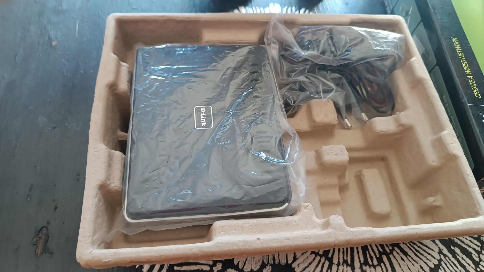 Маршрутизатор D-Link DIR-100 (Ethernet Broadband Router)