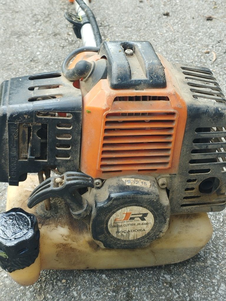 Máquina roçadora