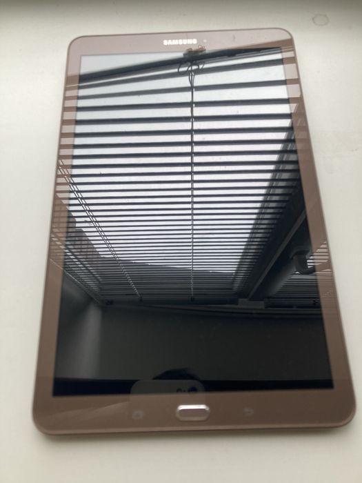 Планшет samsung galaxy tab e Sm-t561