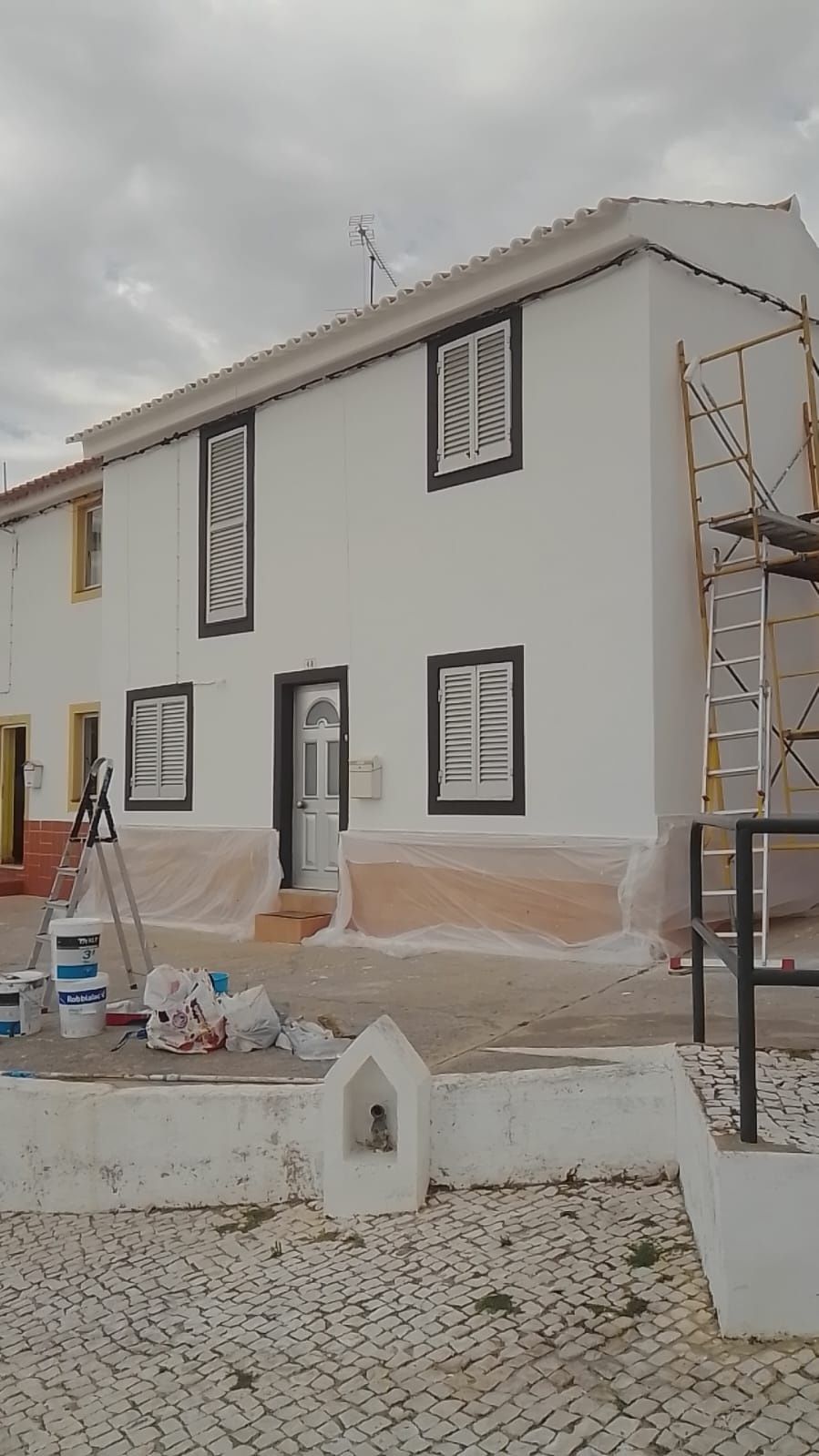 Pinturas e Reparos/Painting house
