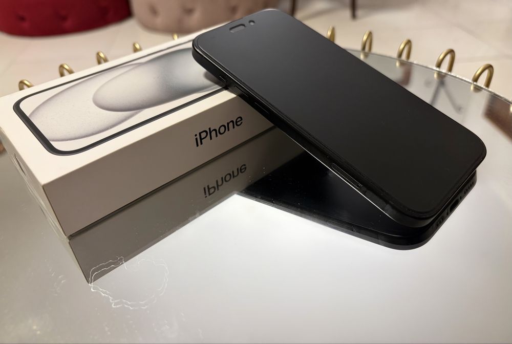 Iphone 15 - 128GB - Preto