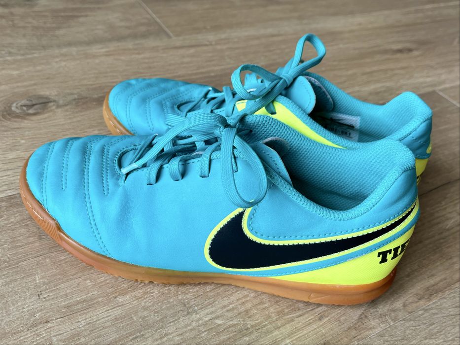 Buty piłkarskie halowe Nike Tiempox Rio Iii Ic r. 37,5