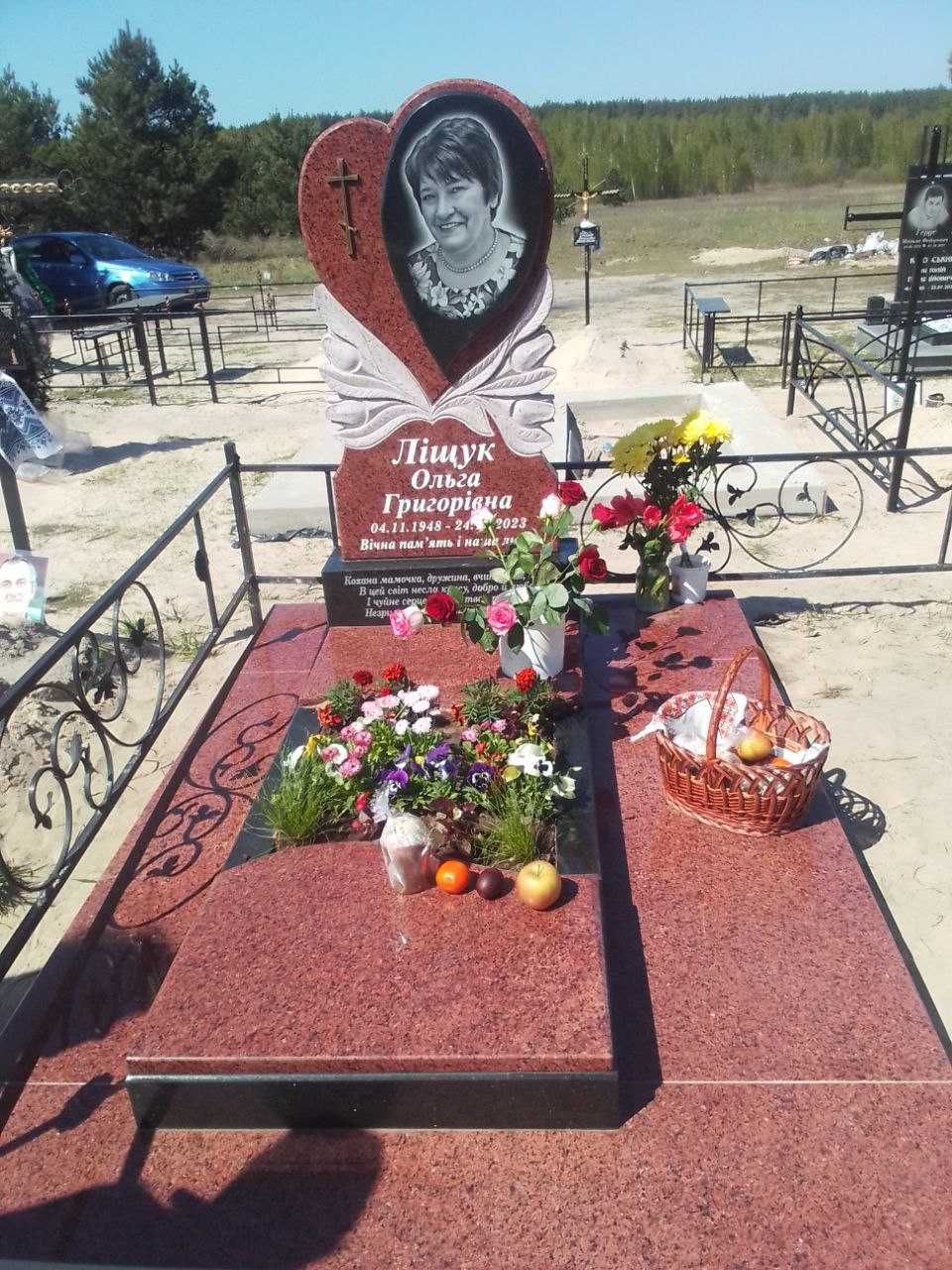 Памʼятники будь якої складності. Доставка та монтаж по Україні.