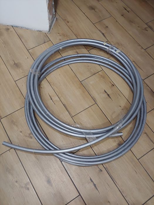 Труба з шитого поліетилену Rehau, Фітинги та монтажна пластина в стіну